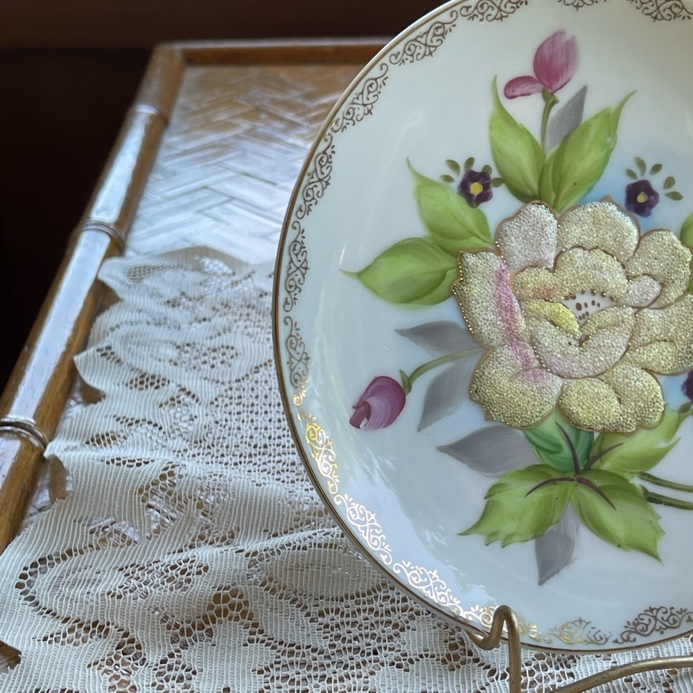 Vintage 3D rose plate 6" - Picture 8 of 12